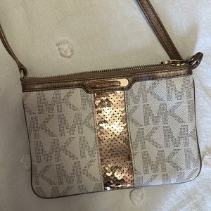 Small Micheal Kors crossbody
